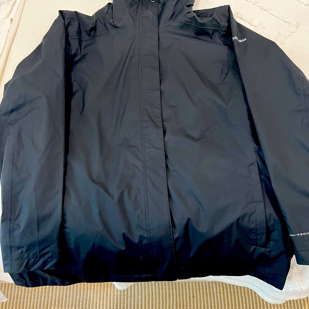 Colombia Ladies 3/4 length shell in like new condition